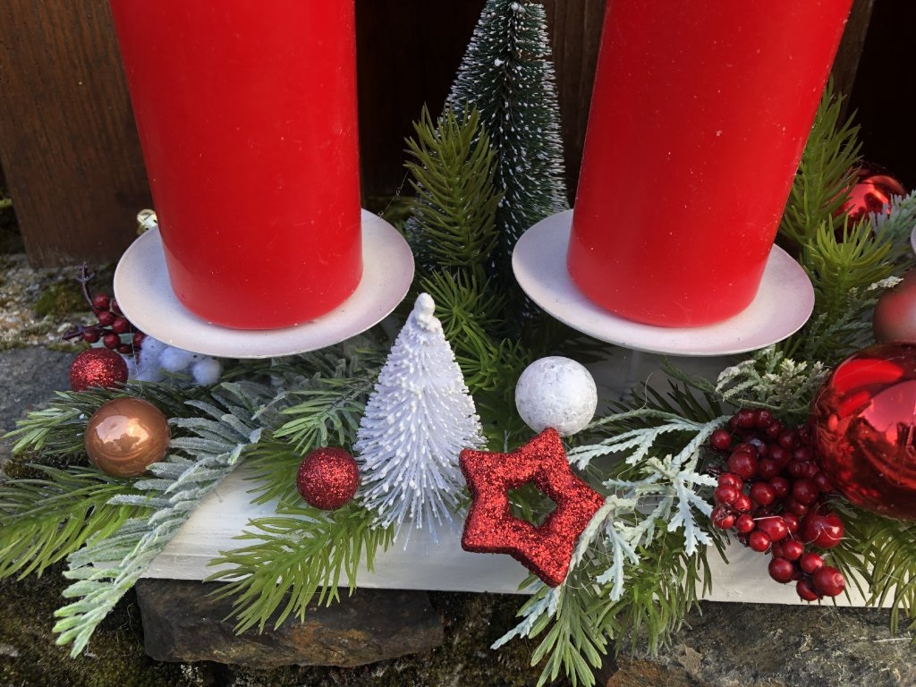 Adventní svícen červený s medvídkem led 1